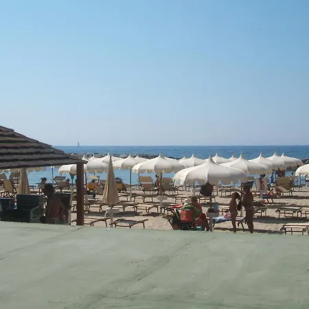 Casa Marina Ligurien Arma Di Bei Sanremo * تاجيا
